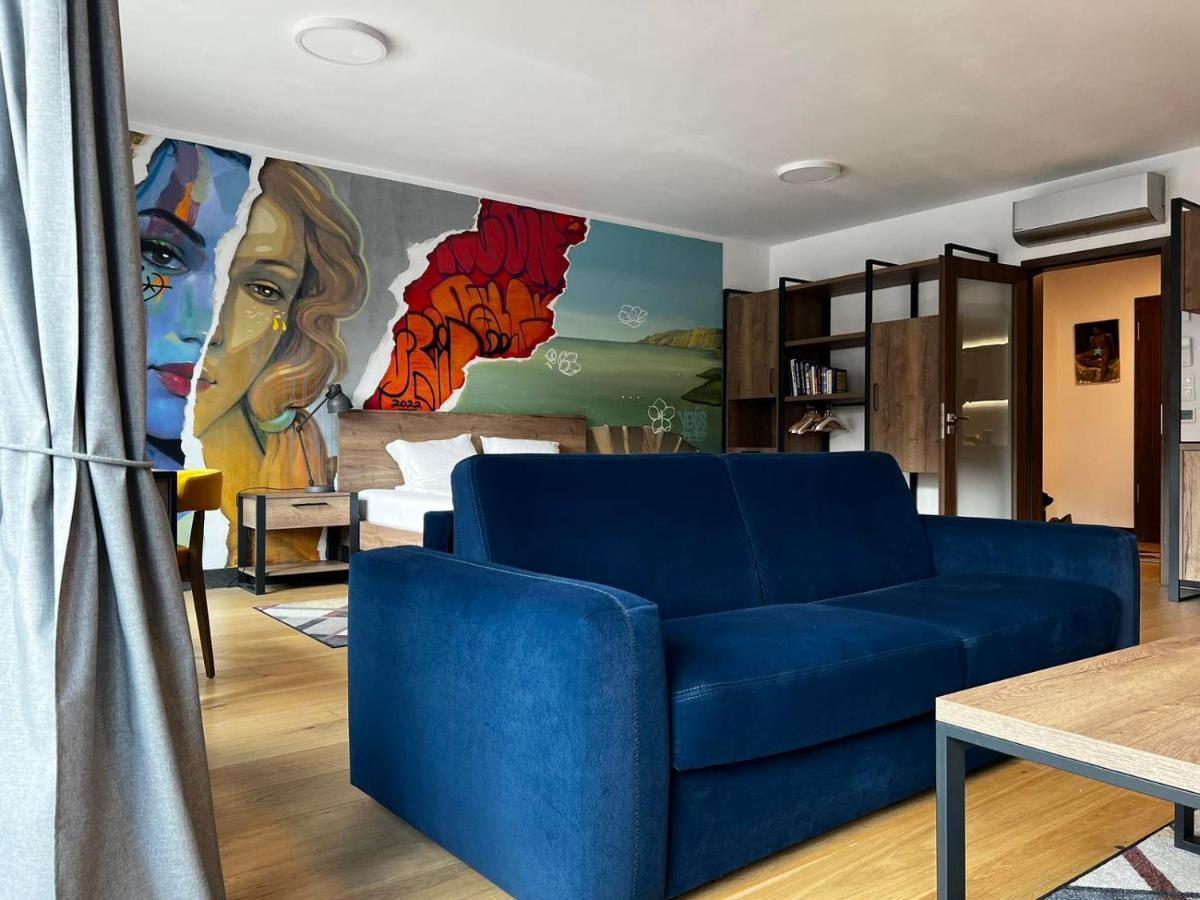 Nasimo Inside Apartment